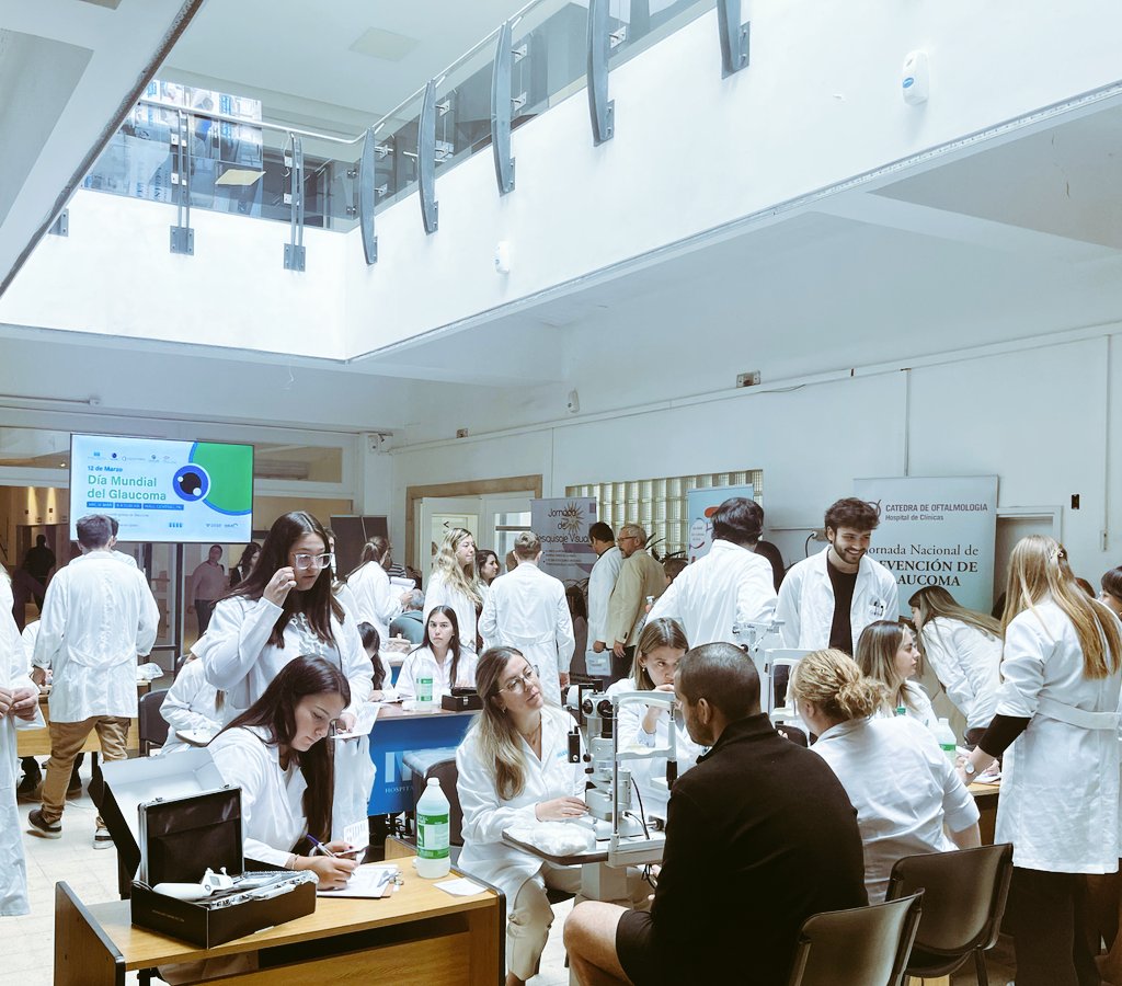 DrFelipeBerta's tweet photo. 🔊 DÍA MUNDIAL DEL GLAUCOMA.

Concurrida jornada de controles oftalmológicos en el Hospital de Clínicas, junto al Hospital Especializado de Ojos de @ASSEcomunica, con la presencia del Consultorio Oftalmólogico Móvil 🚌

#UruguayVe 🇺🇾 #Glaucoma https://t.co/vGnV3orrIU