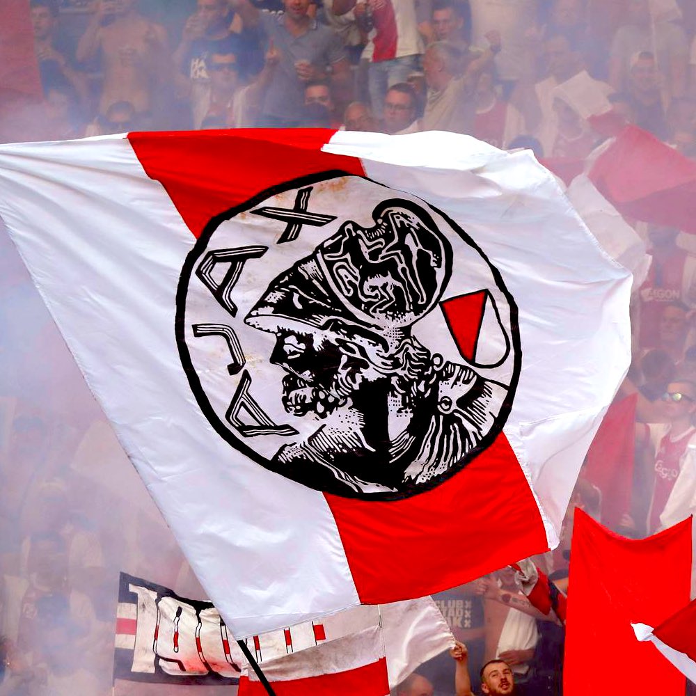 Diep in m’n hart
Is er maar één dat ben jij
Jij bent toch alles voor mij 
Zal je dat nooit vergeten ♥️

#Ajax125