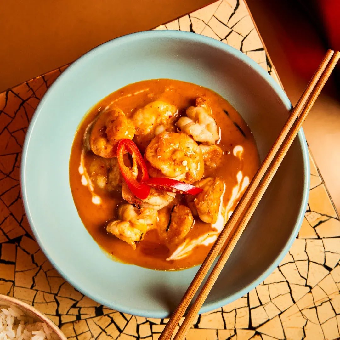 Indulgence in every bite! 🔥✨

Panang Khoong Curry- King prawns cooked to perfection in a rich Panang-style red curry, finished with coconut milk and shredded lime leaves. Fragrant, creamy, and absolutely irresistible! Try it today at Vermilion.✅