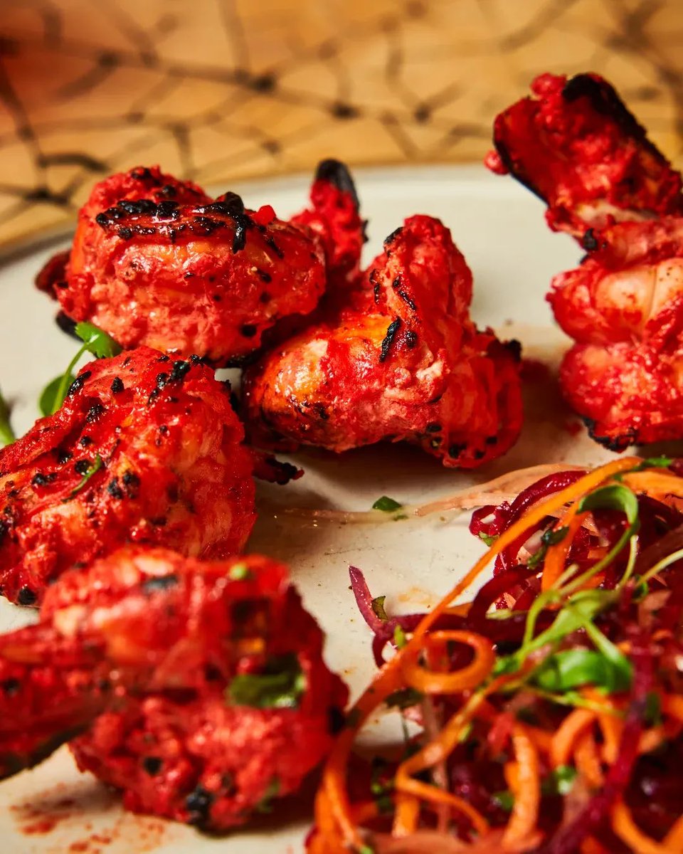 Who said Wednesdays can't be indulgent?😉

Treat yourself to our Giant Tandoori King Prawns— marinated with Indian spices, garlic, and yogurt, then cooked in a clay oven and served with mint sauce. Pure perfection on a plate. 🍽️