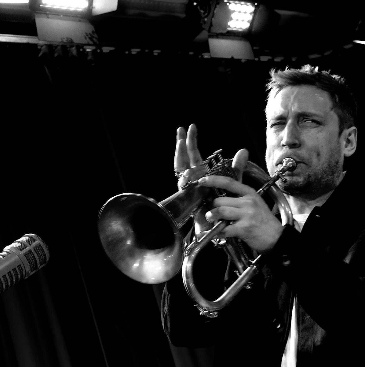 Felt pretty special how the live shows have been developing &amp; how audiences have been reacting. Honoured to be the only England band performing <a href="/jazzahead/">jazzahead!</a> #showcase #jazzahead w/ <a href="/AntLawGuitar/">Ant Law</a> @mattrobmusic @drumcatmurray #tour #jazz #trumpet
Shot📸by the awesome Steve Cropper