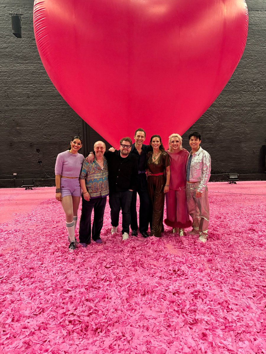 The Jamie Lloyd Co (@jamielloydco) on Twitter photo Pitch Perfect and full of love. 🫶
Thanks for joining us #RebelWilson and #JamesCorden!
#MuchAdoAboutNothing
📸: <a href="/snapperjeff/">Jeff Spicer</a> Pitch Perfect and full of love. 🫶
Thanks for joining us #RebelWilson and #JamesCorden!
#MuchAdoAboutNothing
📸: <a href="/snapperjeff/">Jeff Spicer</a>