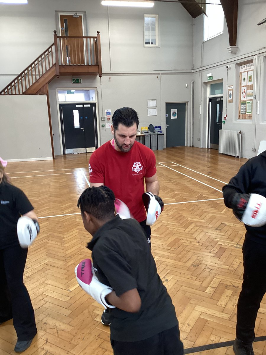 Richard Barnes Academy (@academybarnes) on Twitter photo 🥊✨ Our primary students are learning the art of boxing with <a href="/boxing_futures/">BoxingFuturesUK</a>!
Each week, they are taught new skills in order to develop resilience. This week, our youngest students partnered with our eldest, working together in a pad session! 🌟
#Character #TDETAcademies 🥊✨ Our primary students are learning the art of boxing with <a href="/boxing_futures/">BoxingFuturesUK</a>!
Each week, they are taught new skills in order to develop resilience. This week, our youngest students partnered with our eldest, working together in a pad session! 🌟
#Character #TDETAcademies