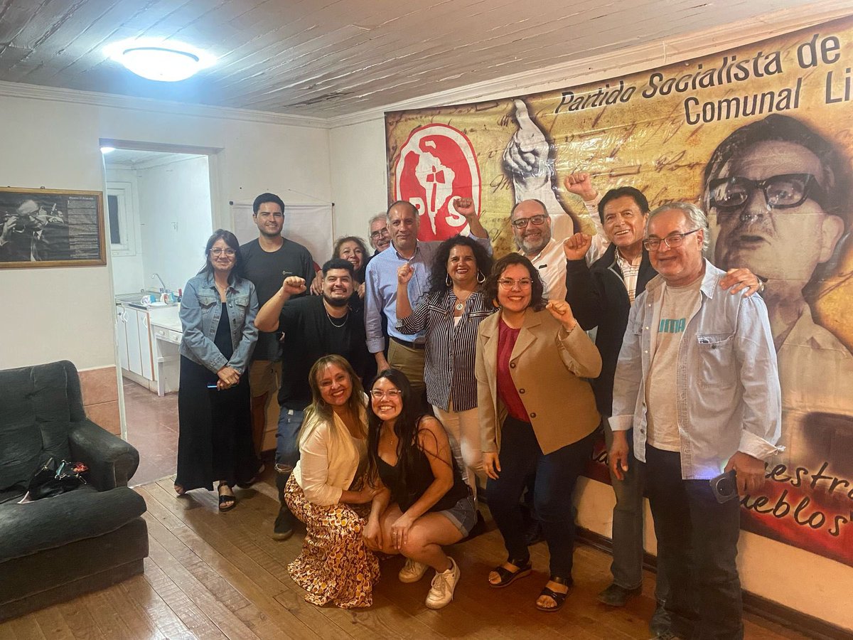 En Linares, agradeciendo el respaldo entregado por las compañeras y compañeros socialistas, para mi candidatura al Comité Central de <a href="/PSChile/">Partido Socialista de Chile</a>.
#UnidadSocialista
<a href="/CamiloEscalonaM/">Camilo Escalona Medina</a> 
<a href="/karydelfino/">Karina Delfino Mussa</a>