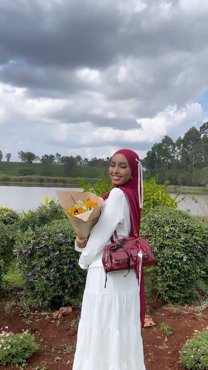 halimaalryhan22's tweet photo. 🤗♥️
#somalibeauty #hijabi #picnicoutfit #outfitidea https://t.co/PhaVncwuRj