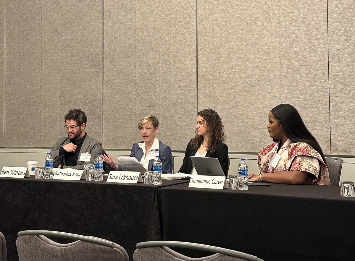 ConsumerFed's tweet photo. #CFAFPC Day 2 starts with experts highlighting how AI is transforming the food industry.
AI can enhance food safety & nutrition. However, “the use of AI in the food marketing industry is concerning. It interferes with rational decision making,” Katharina Kopp of @DigitalDemoc https://t.co/toG6rusW1U