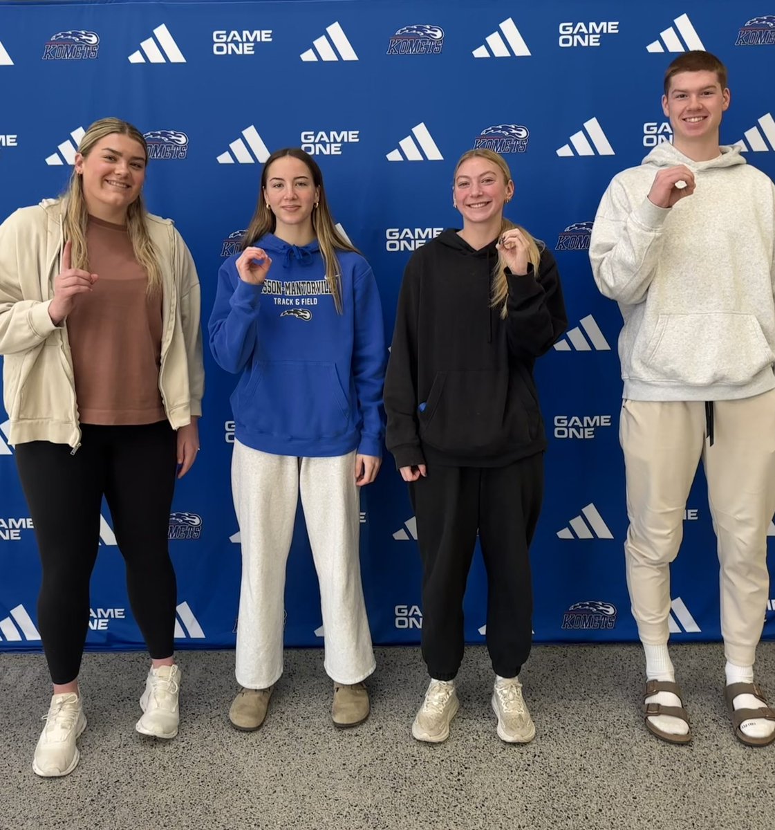 KoMet Girls Hoops (@komethoops) on Twitter photo This group of 1️⃣0️⃣0️⃣0️⃣ point scorers from the class of 2025 have combined for 5️⃣2️⃣5️⃣3️⃣ career points over thier varsity careers for <a href="/KoMetHoops/">KoMet Girls Hoops</a> & <a href="/KoMetsBBHoops/">KoMets Boys Basketball</a> 🔥🪣🏀
<a href="/EllaStoskopf/">Ella Stoskopf</a>
<a href="/CummingsKeigan/">Keigan Cummings</a>
<a href="/mak_carrier3/">Makenzie Carrier</a>
<a href="/Ethanleehooper/">Ethan Lee</a> This group of 1️⃣0️⃣0️⃣0️⃣ point scorers from the class of 2025 have combined for 5️⃣2️⃣5️⃣3️⃣ career points over thier varsity careers for <a href="/KoMetHoops/">KoMet Girls Hoops</a> & <a href="/KoMetsBBHoops/">KoMets Boys Basketball</a> 🔥🪣🏀
<a href="/EllaStoskopf/">Ella Stoskopf</a>
<a href="/CummingsKeigan/">Keigan Cummings</a>
<a href="/mak_carrier3/">Makenzie Carrier</a>
<a href="/Ethanleehooper/">Ethan Lee</a>