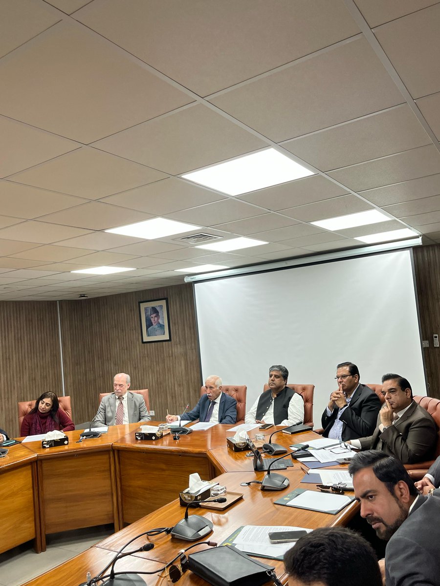 investinpak's tweet image. Board of Investment (BOI), under the chairmanship of Minister and Secretary BOI, held a Focus Group Discussion (FGD) on Real Estate sector today, engaging key stakeholders to address regulatory challenges and streamline business processes 1/3
#RealEstateReforms #EoDB