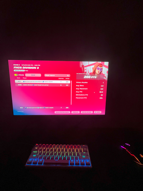 m0skyw0sky's tweet photo. #46 w/@OlijibtFN and tr4pz4k._ first div cup of the season had 7 matches, 1 win, i popped off like crazy had best kinch stats in the team aswell 🔥🔥 https://t.co/zQA1nP7vQq