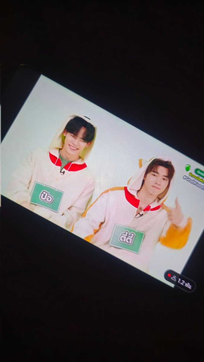 nita_mm20's tweet photo. *ถ้าเปรียบป๋อตี๋ตี๋เป็นอาหาร จะให้เป็นเมนูอะไร และเพราะอะไร*

^^เหมือน เมนูซารุราเมน 🍜 เพราะคนพี่อย่างพี่ป๋อก็จะใจเย็นเหมือนเส้นบะหมี่เย็น ส่วนคนน้องอย่างน้องตี๋ตี๋ก็เผ็ดซ่าเหมือนวาซาบิ เป็นอะไรที่ลงตัวที่สุดดดดด🐻‍❄️🐶 

TeeTeePor Love GrabFood
#GrabFoodxป๋อตี๋ตี๋ https://t.co/zKMzGq5meK