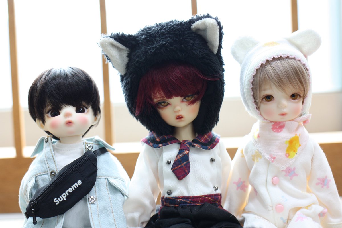 가운데가 보스고 양옆에 겸둥이 오른팔 왼팔을 얻음