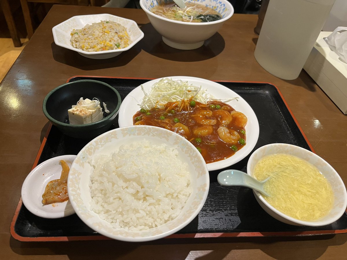 Alno_v's tweet photo. およねの席に座って、海老チリいただいた🦩
うまかった！ https://t.co/oh46iTRqQ6