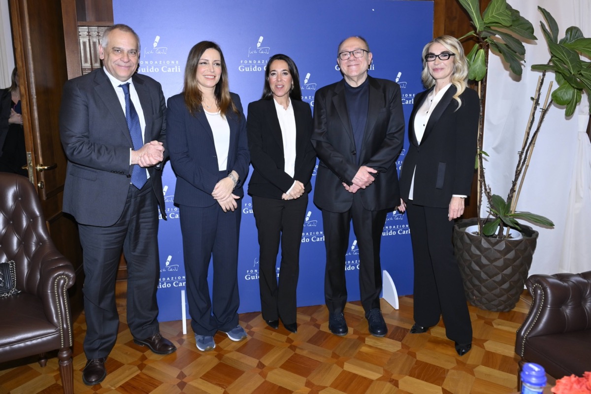 Comicamente etici, la lezione di Carlo Verdone alla Fondazione Guido Carli. 

Le foto

➡️formiche.net/gallerie/carlo…