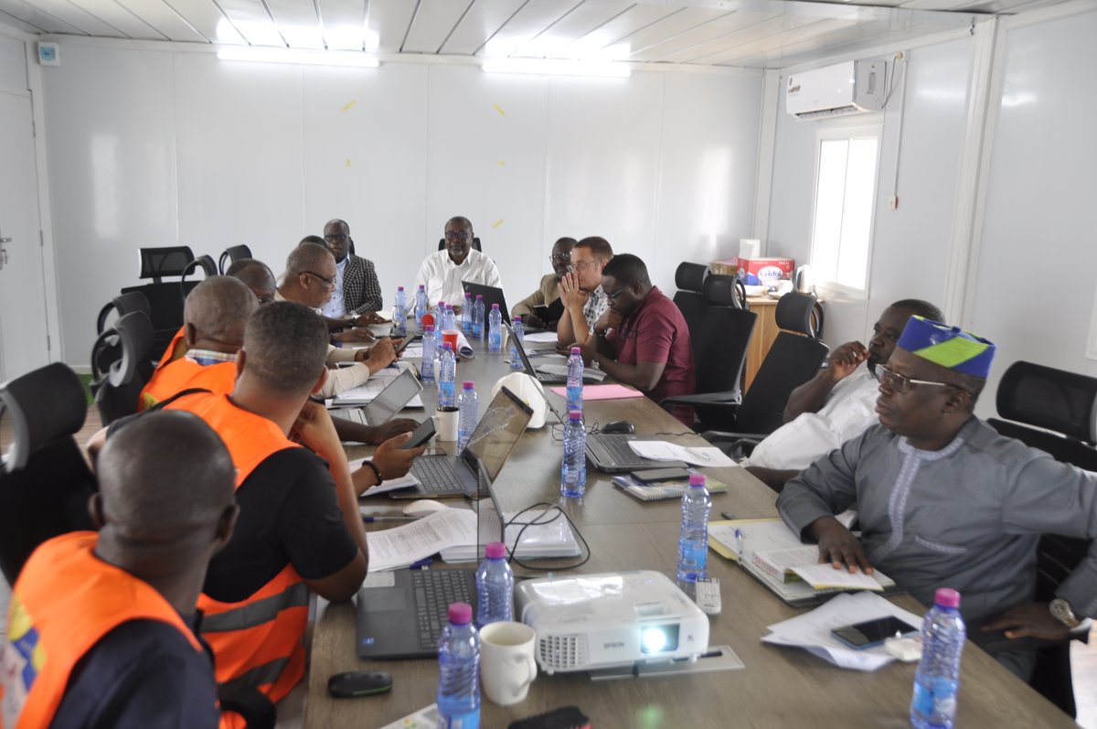 wacaprogram's tweet image. Réduire les inondations et renforcer la résilience côtière : le curage du chenal de Gbaga avance avec un bon suivi. La 12ᵉ réunion de chantier a validé un plan d’achèvement d’ici juin 2025
🔗 En savoir plus 👉wacaprogram.org/fr/article/reu…
#WACA_program #Togo #Bénin #CurageChenal