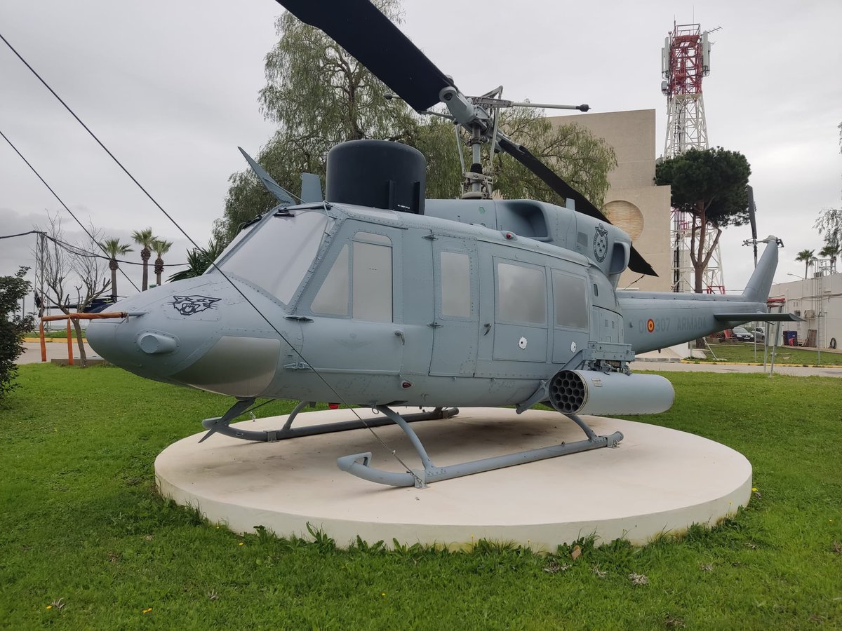 Hoy hemos visitado las unidades de la Flotilla de Aeronaves en la base aeronaval de Rota <a href="/Armada_esp/">Armada</a> . Pronto más!!