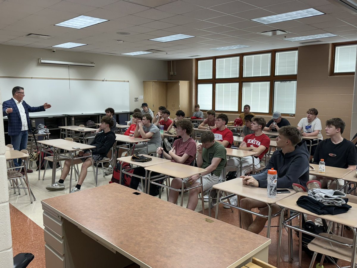 Huge thanks to Chad Vavpetic for volunteering his time to talk to our team about holistic health in sports. We talked about healthy ways to manage time so our Eagles can put an emphasis on STUDENT-Athletes while also maintaining the ethic to compete at the highest level!