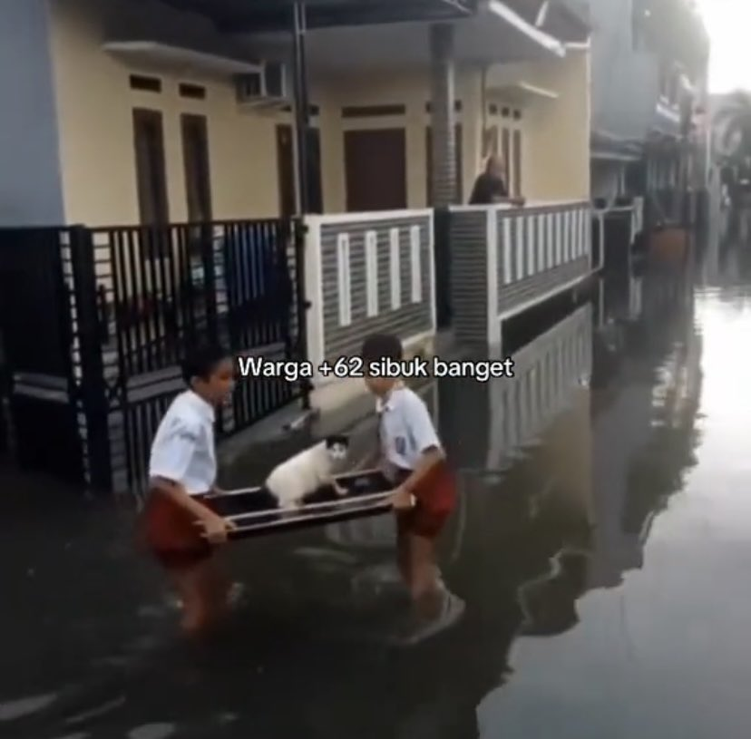 kumpulan keunikan warga +62 di 

                               ✨banjir core✨
