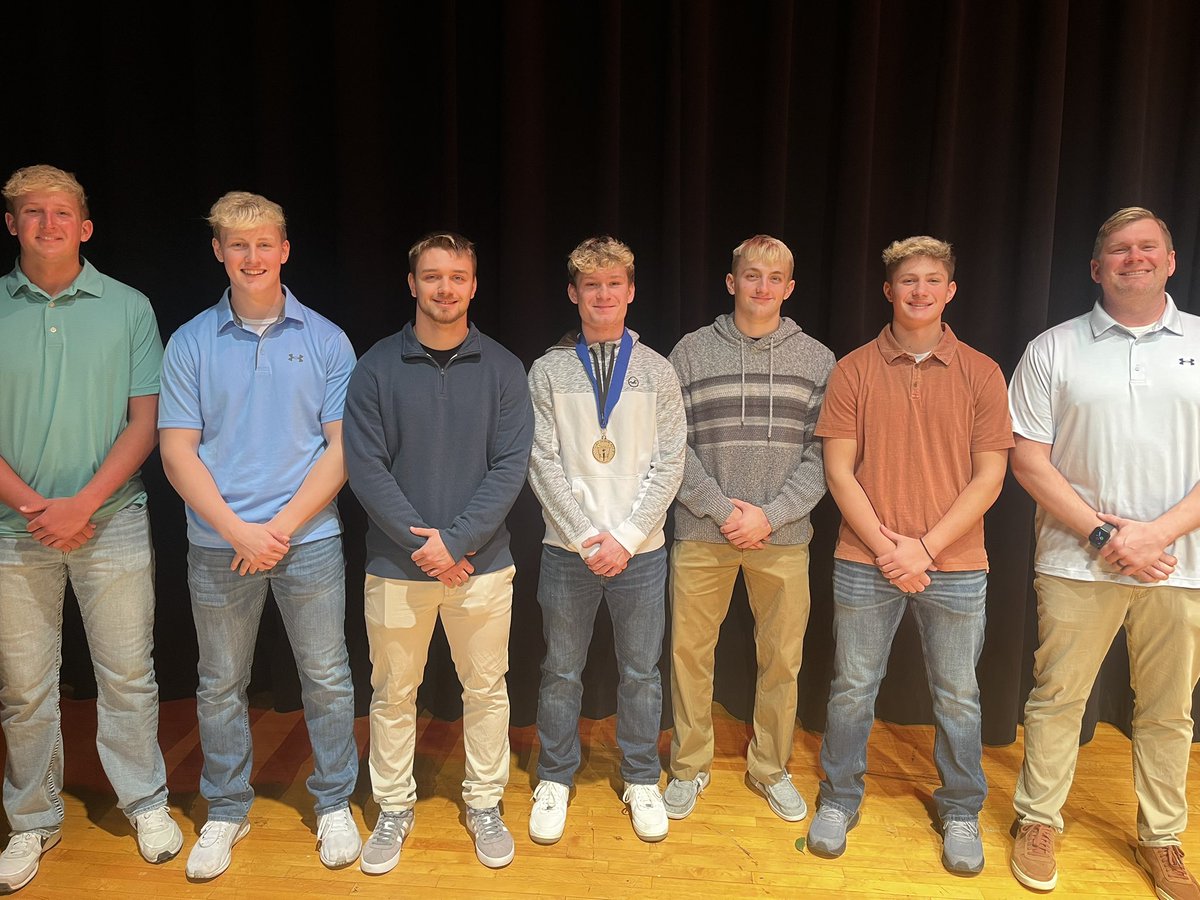 Great group of <a href="/WildcatFootbal7/">Humboldt Wildcat Football</a> players on the HHS National Honor Society. Hard working kids on and off the field!