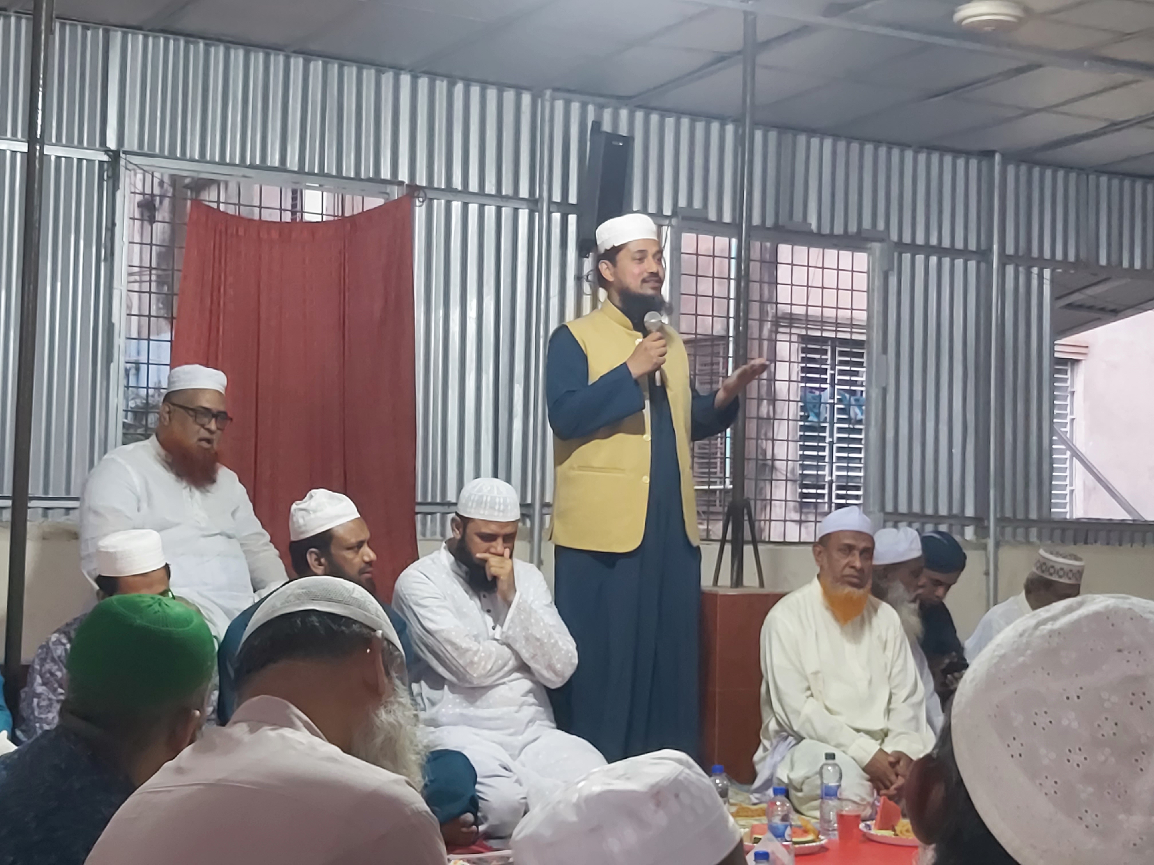 উস্তাদুল হুফ্ফাজ আইয়ূব আলী সাহেব (রহ.) এর মাগফেরাত কামনায় দোয়া ও ইফতার মাহফিল অনুষ্ঠিত