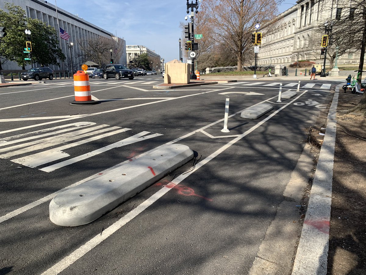 GershKuntzman's tweet image. I think I speak for all New Yorkers when I say, “Fuck Jersey!” but in this case, I mean, “Who needs ugly, expensive, and view-blocking Jersey barriers when you can build protected bike lanes cheaper?” Here’s how @DDOTDC does it.