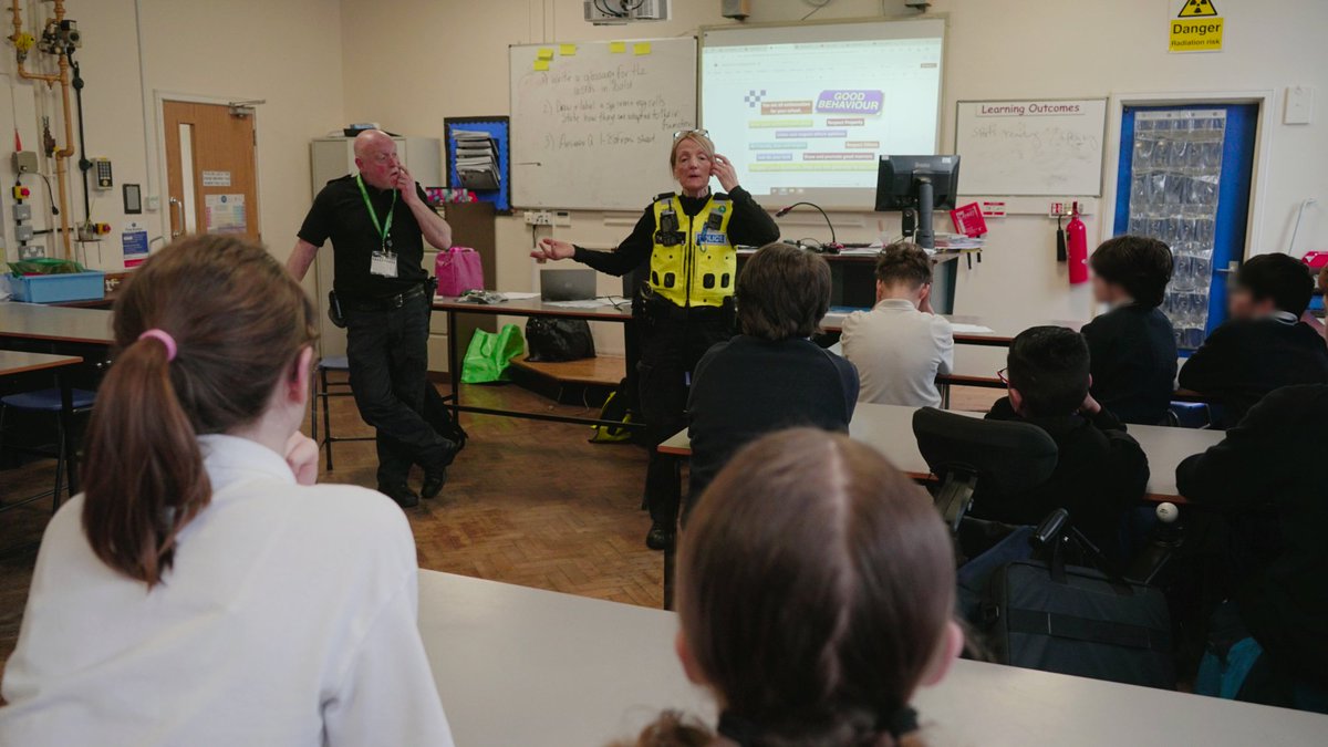 Kings Heath Secondary School (@khsecondary) on Twitter photo Thank you <a href="/sellyoakWMP/">Selly Oak Police</a> for joining us this week to lead workshops exploring what good behaviour looks like #KHSS #RaisingTheBar Thank you <a href="/sellyoakWMP/">Selly Oak Police</a> for joining us this week to lead workshops exploring what good behaviour looks like #KHSS #RaisingTheBar