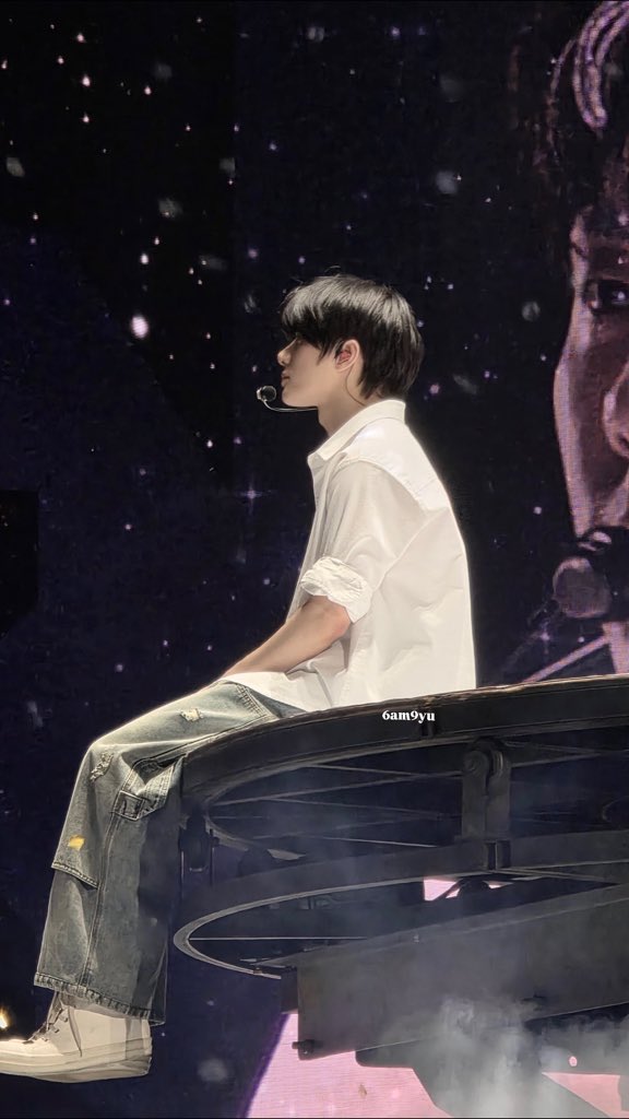 나의가장따스한계절인범규야
#겨울끝찾아온따스한봄범규
올해도어김없이너의생일이다가왔어
#OurAlkongBeomgyuDay
누구보다행복한하루보내길바라

태어난 계절을 닮아 따듯한 범규야
생일을 너무너무 축하해!!
범규는 나에게 큰 행복이자 행운이야
아프지말고 오래오래 행복해줘
내가 많이 사랑해🩷