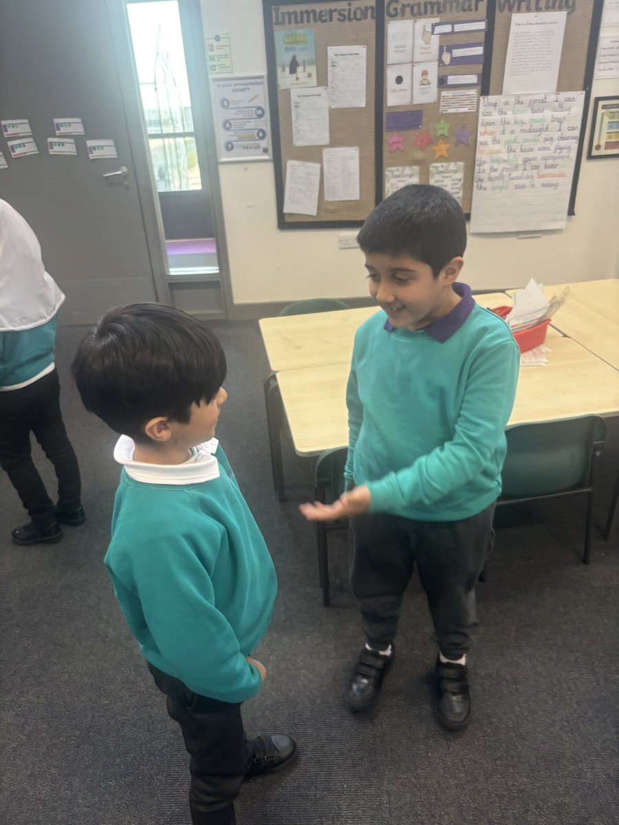 Merlin_Top's tweet image. Year 2 are practising how to get attention when they need help in different situations #pshe #askingforhelp