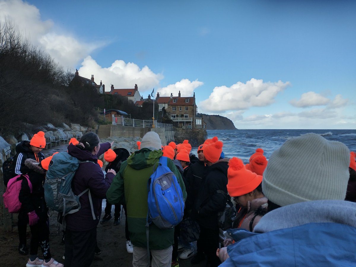 stanneskly's tweet photo. Learning about smugglers! #bcwcat #bestdaysoftheirlives https://t.co/EdQEp3CnX6
