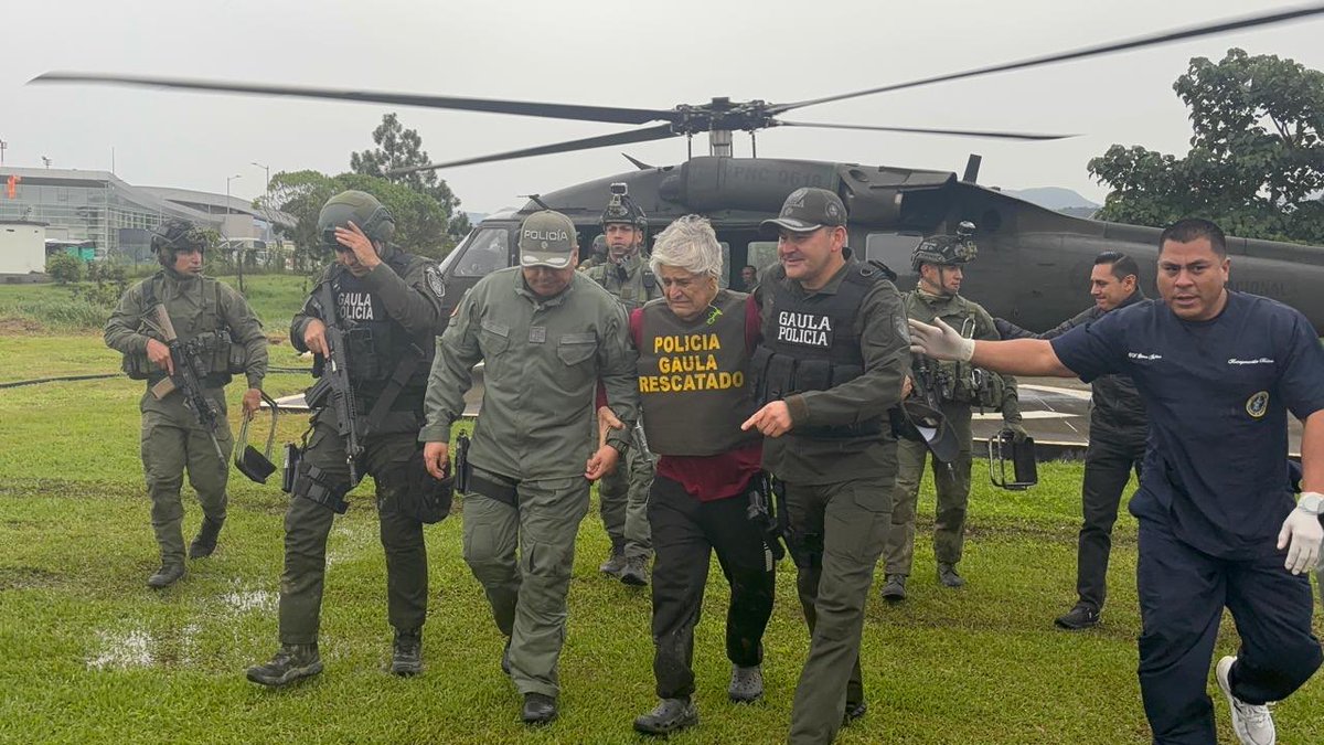 petrogustavo's tweet photo. Liberado de su secuestro el señor Israel Garcia. Fue secuestrado por la columna Dagoberto Ramos en el norte del Cauca. https://t.co/MhpA2sEUuh