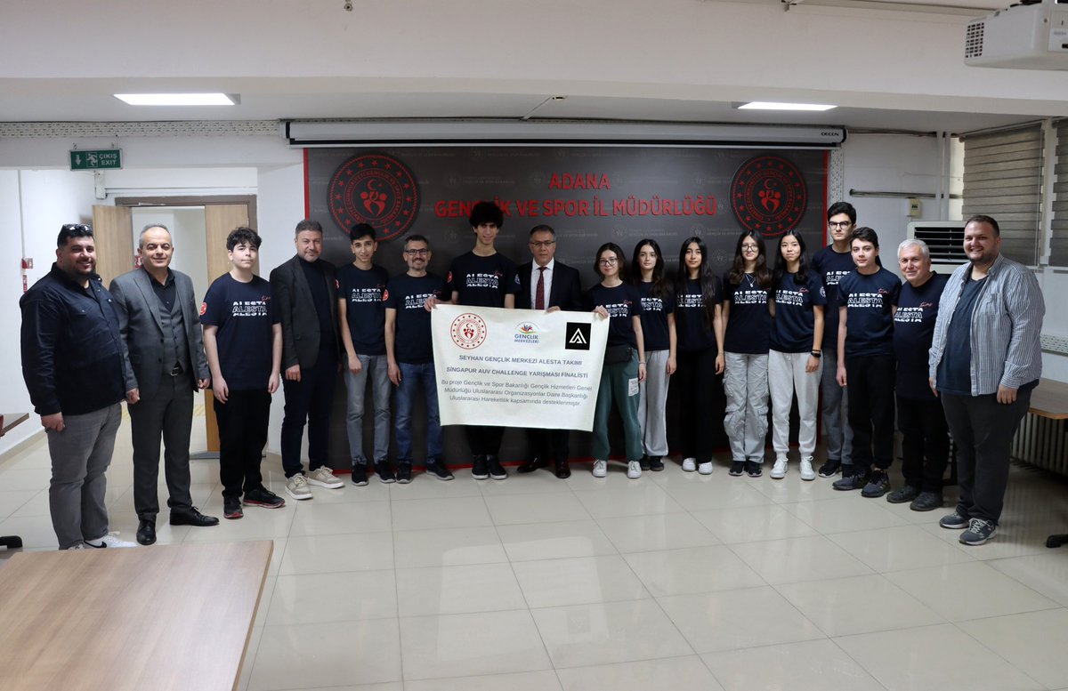 gsb_seyhangm's tweet photo. Bakanlığımız Gençlik Hizmetleri Genel Müdürlüğü Uluslararası Gençlik Programları Dairesi tarafından Uluslararası Hareketlilik Projesi kapsamında desteklenen takımımız Singapur’da Türkiye’yi Temsil Edecek!

Gençlerimize başarılar diliyoruz, kalbimiz sizinle!🇹🇷 https://t.co/xLwMIfjC10