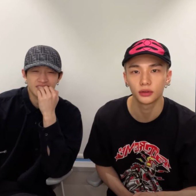 *เด็กหลงมาไลฟ์*

สะเตย : ว้ายๆเด็กหลงสปอยแฟนมีตแน่เลย เต้นเพลงสลับกันแน่ๆ🤭
เด็กหลง : สปอย mixtape💀

อย่าให้คนอื่นรู้ว่า ก้าวต่อไปคุนจะไปทางซ้ายหรือทางขวา บางทีอาจจะตีลังกากลับหลังก็ได้😭