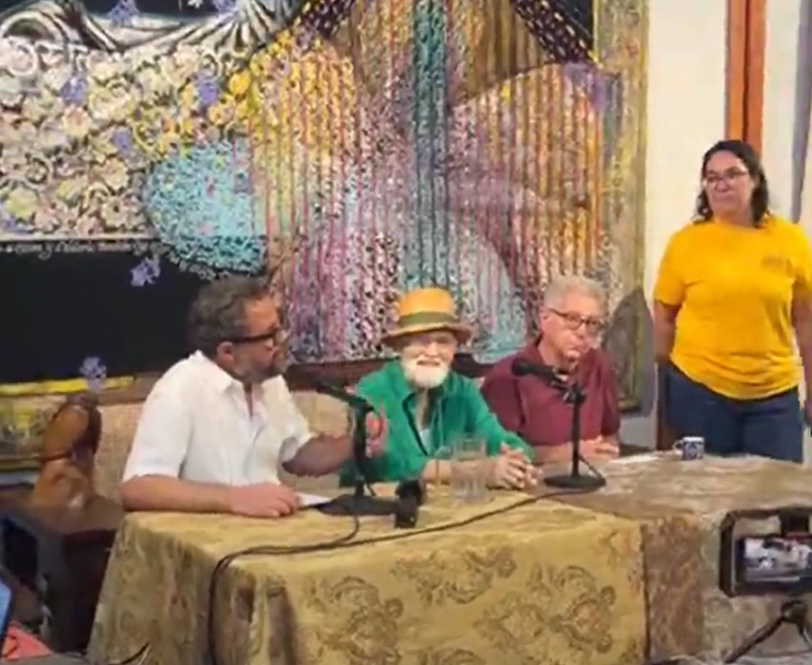 Vivien Mattei (@vmattei) on Twitter photo Ahora <a href="/casapuebloorg/">Casa Pueblo</a> anuncia la independencia energética en el taller del Maestro Martorell en la Playa de Ponce. En vivo por IG. Ahora <a href="/casapuebloorg/">Casa Pueblo</a> anuncia la independencia energética en el taller del Maestro Martorell en la Playa de Ponce. En vivo por IG.