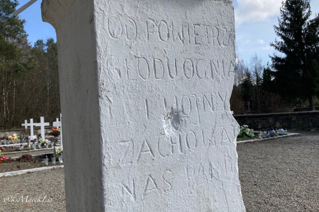 Ekipę festiwalu <a href="/PopoliReligioni/">Terni Film Festival</a>, gości zamojskiego festiwalu #Sacrofilm zabrałem przed południem na wycieczkę na Roztocze: Szczebrzeszyn, Zwierzyniec i sąsiednie Sochy: wieś, którą 1 czerwca 1943 r. rozstrzelali, a potem zbombardowali Niemcy. Zabili prawie 200 bezbronnych osób.