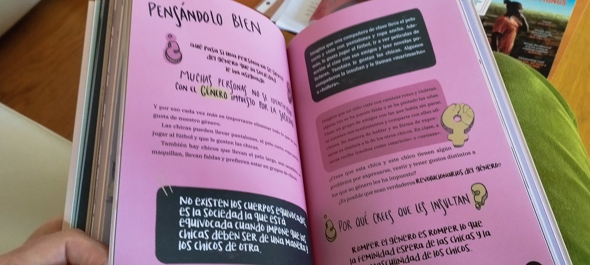 Qué bien, <a href="/iria_maranon/">Iria Marañón</a> (texto) y Amalia Torres (ilustraciones) publican un libro de divulgación sobre qué es y qué quiere el feminismo. Documentado, bien explicado, atractivo 👏👏👏
<a href="/esferalibros/">La Esfera de los Libros</a>