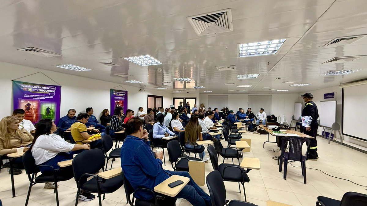 GobMeta's tweet photo. Llegamos a Campo Rubiales en Puerto Gaitán para desarrollar el encuentro "Diálogo + Territorio", con el objetivo de seguir articulando la estrategia 'El Meta Educa y Emplea'. Contamos con la participación de 34 empresas que emplean al 70% de la mano de obra del sector. https://t.co/cfG2O5FEAY