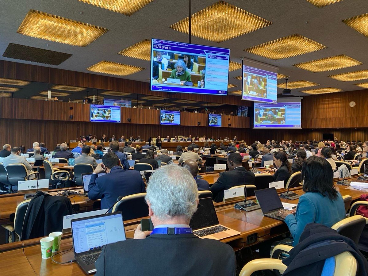 France ONU Genève 🇫🇷🇺🇳 (@franceonugeneve) on Twitter photo #OIT |En vue du #WSSD2, <a href="/AnoushehKarvar/">Anousheh karvar</a> a réaffirmé l’engagement de la 🇫🇷 pour un contrat social mondial renouvelé, ancré dans les droits de l'Homme & du travail avec 2 priorités
➡️lutter contre l’informalité de l'économie
➡️étendre la protection sociale via un financement adapté #OIT |En vue du #WSSD2, <a href="/AnoushehKarvar/">Anousheh karvar</a> a réaffirmé l’engagement de la 🇫🇷 pour un contrat social mondial renouvelé, ancré dans les droits de l'Homme & du travail avec 2 priorités
➡️lutter contre l’informalité de l'économie
➡️étendre la protection sociale via un financement adapté