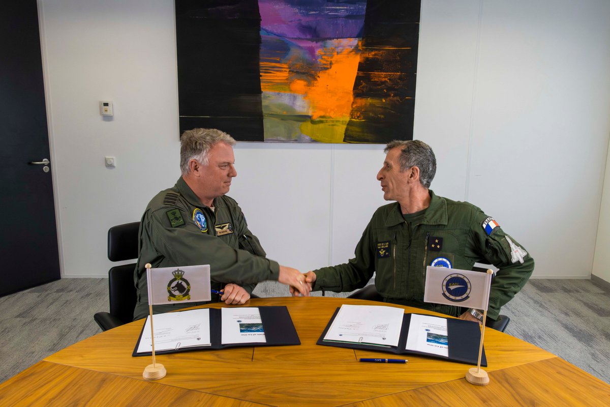 🚨 Today, March 12, 2025, the Air Mobility Command (AMC) and the European Air Transport Command (EATC) signed an agreement for the co-use of Eindhoven Air Base. 🚨
#AirMobility
#TogetherWeGoBeyond
🇧🇪🇫🇷🇩🇪🇮🇹🇱🇺🇳🇱🇪🇸