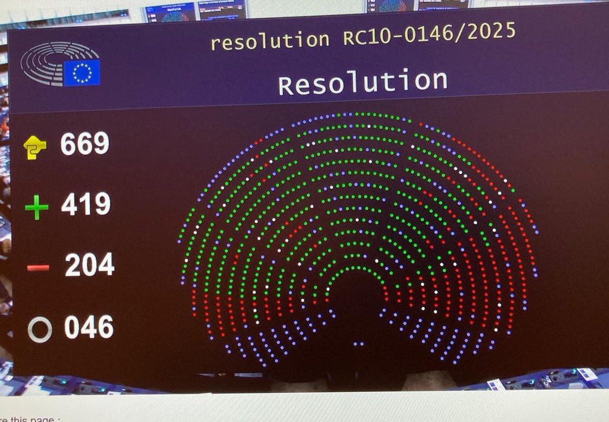Ander_Bruckes's tweet photo. La teoria del ferro di cavallo confermata da questa foto: l'estrema destra e l'estrema sinistra, nel nome di Putin, contrarie al ReArm Europe.

Nel PD 11 sì, 10 astenuti. Schlein in minoranza: sempre più debole, sempre più inutile, sempre più vergognosa https://t.co/GPUG8lwJlz