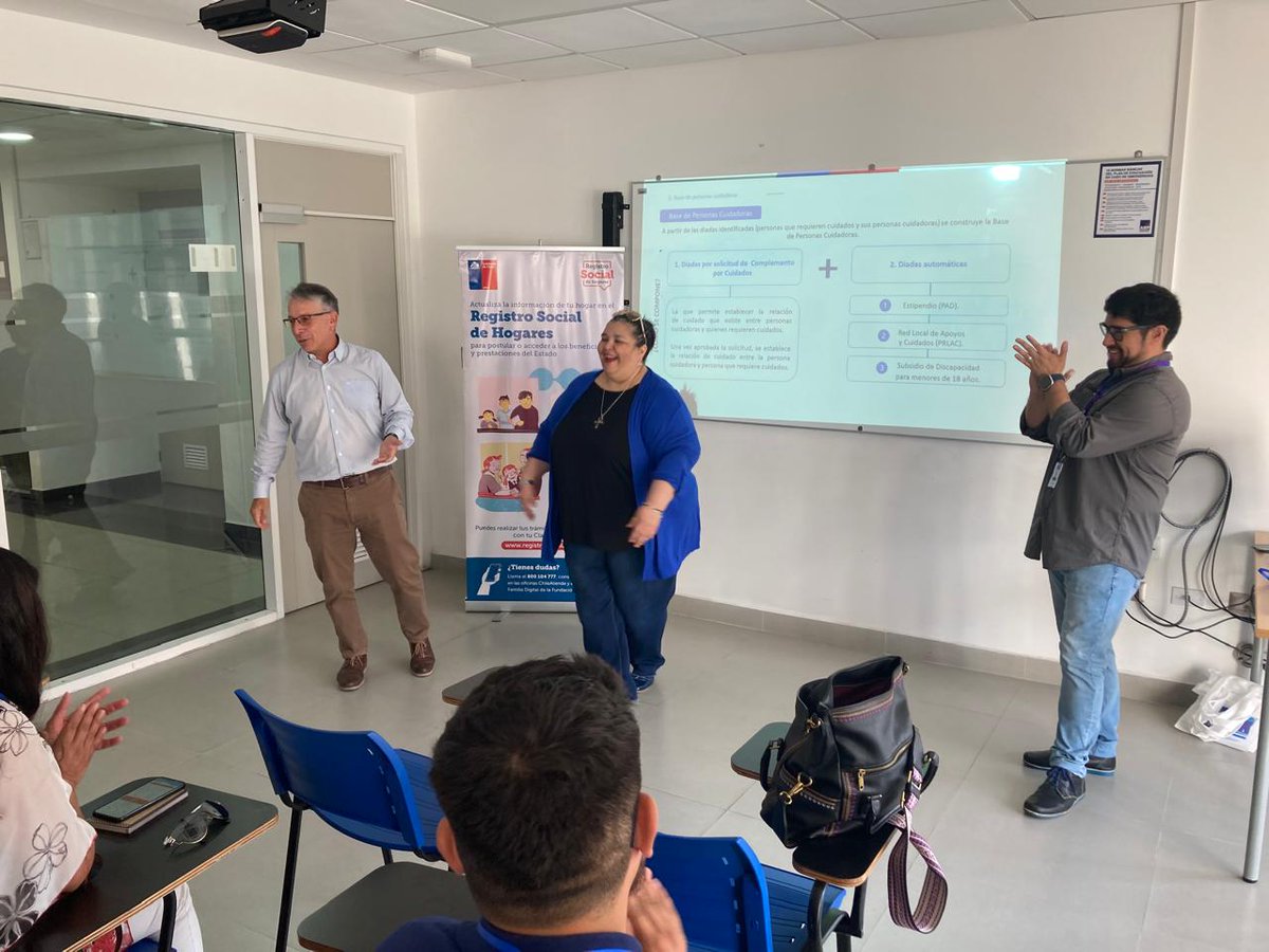 Dsocial_II's tweet image. Funcionarios municipales de las nueve comunas de la región participan en una capacitación del Registro Social de Hogares en #Antofagasta. El seremi Mauricio Zamorano les dio la bienvenida a esta importante instancia.
@MinDesarrollo
@DPRAntofagasta
@VoceriaAntofa 
@AiepAntofa
