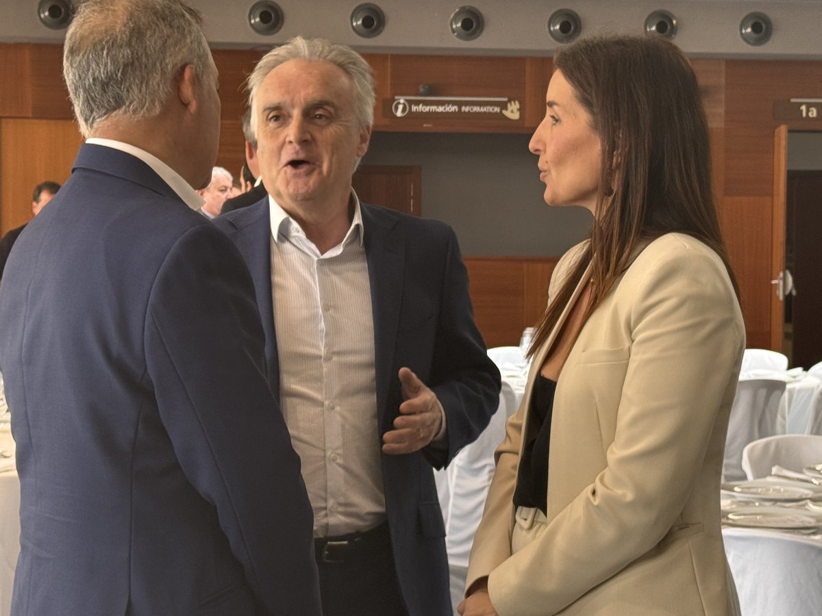 La presidenta de <a href="/Forinvest/">Forinvest</a> y consellera <a href="/rut_merino/">Ruth Merino</a> asiste al Networking Lunch con Javier Rodríguez Zapatero, previo al arranque de #Forinvest2025