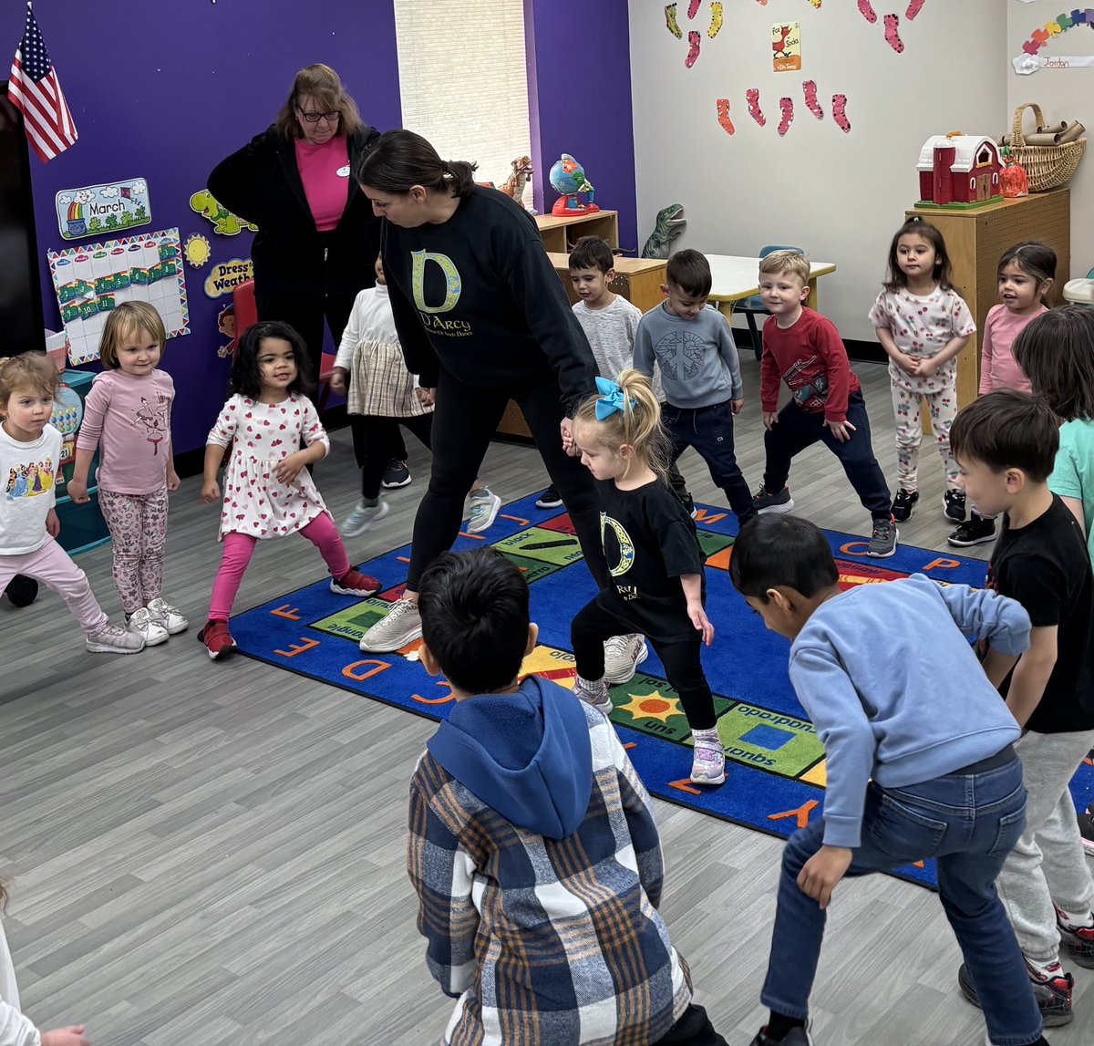 LastellaStacey's tweet image. Thank you to one of our awesome moms for teaching the kids about Irish step dancing and music today @FHFYMCA Child Care Center. βοΈπ©°πΆ #Somuchfun DβArcy School of Irish Dance βοΈ