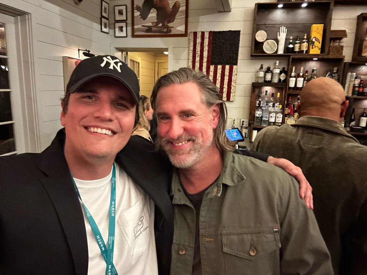 Arkainverte tweet media