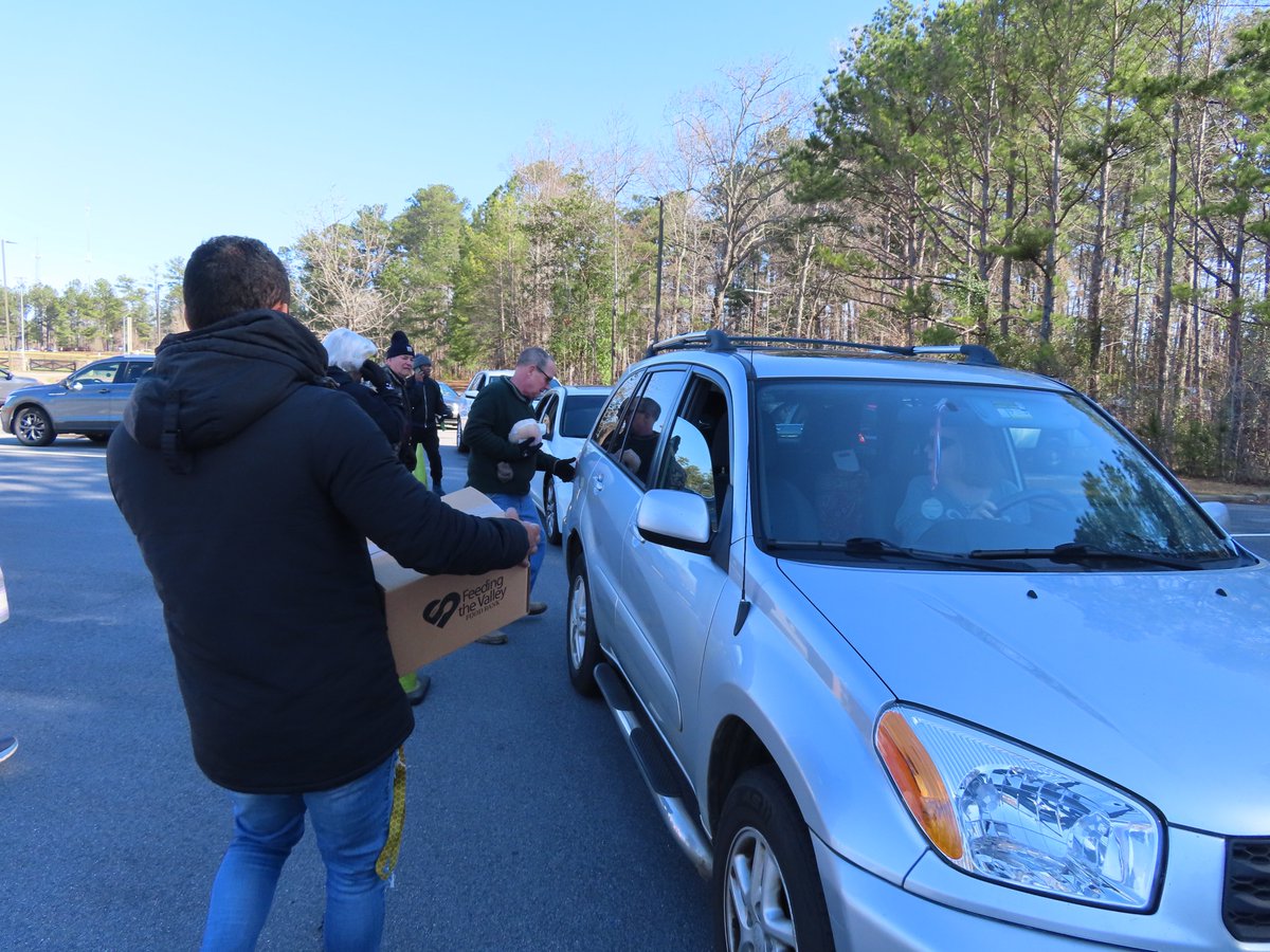 On Tuesday, Mayor Jim Arrington joined Feeding the Valley LaGrange for its mobile pantry food distribution at Shuford Fields. Thank you Feeding the Valley and everyone that came out to help those in need. This is such an important and much appreciated event for Troup County.