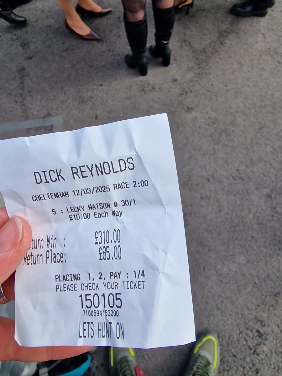 I've been harping on about lecky watson all year.... and it's finally paid off 30/1 winner. And what makes it even better I was here to witness it. Love the races #CheltenhamFestival #CheltenhamFestivalday2