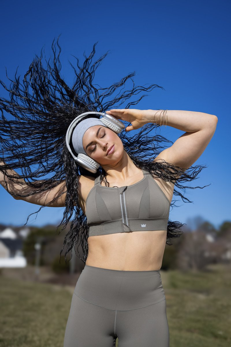 SHEFIT's tweet image. Somebody’s watching me… oh wait—just my SHEFIT making sure everything stays locked in. 👀 No bounce, no distractions—just me, my playlist, and support that never quits. Who else has this song stuck in their head now? 🎧

#UnstoppableSupport #NoBounceNoLimits