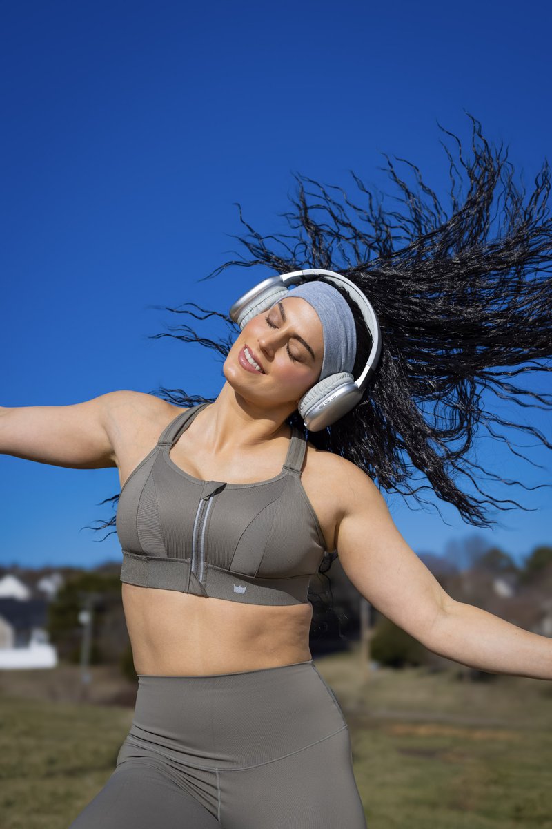 SHEFIT's tweet image. Somebody’s watching me… oh wait—just my SHEFIT making sure everything stays locked in. 👀 No bounce, no distractions—just me, my playlist, and support that never quits. Who else has this song stuck in their head now? 🎧

#UnstoppableSupport #NoBounceNoLimits