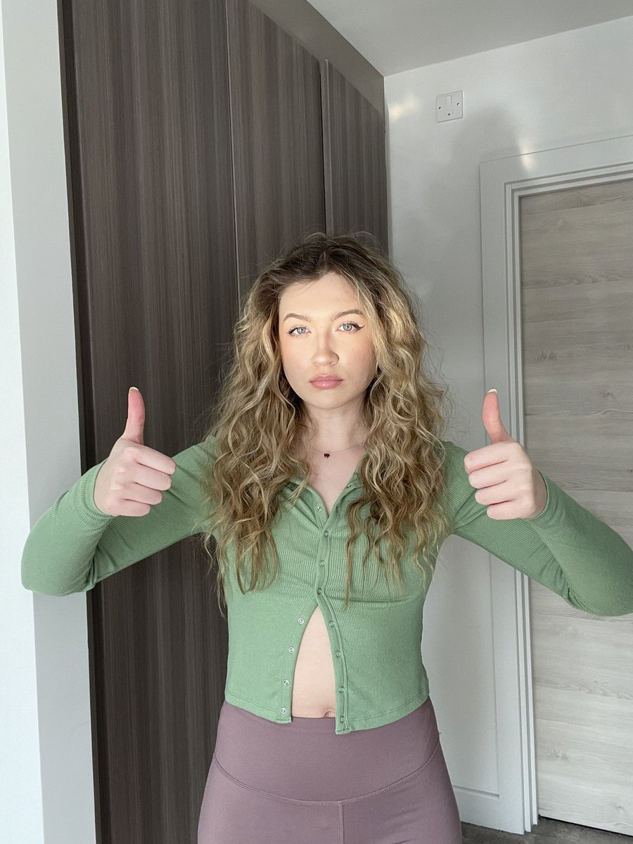 Jorhdys tweet media