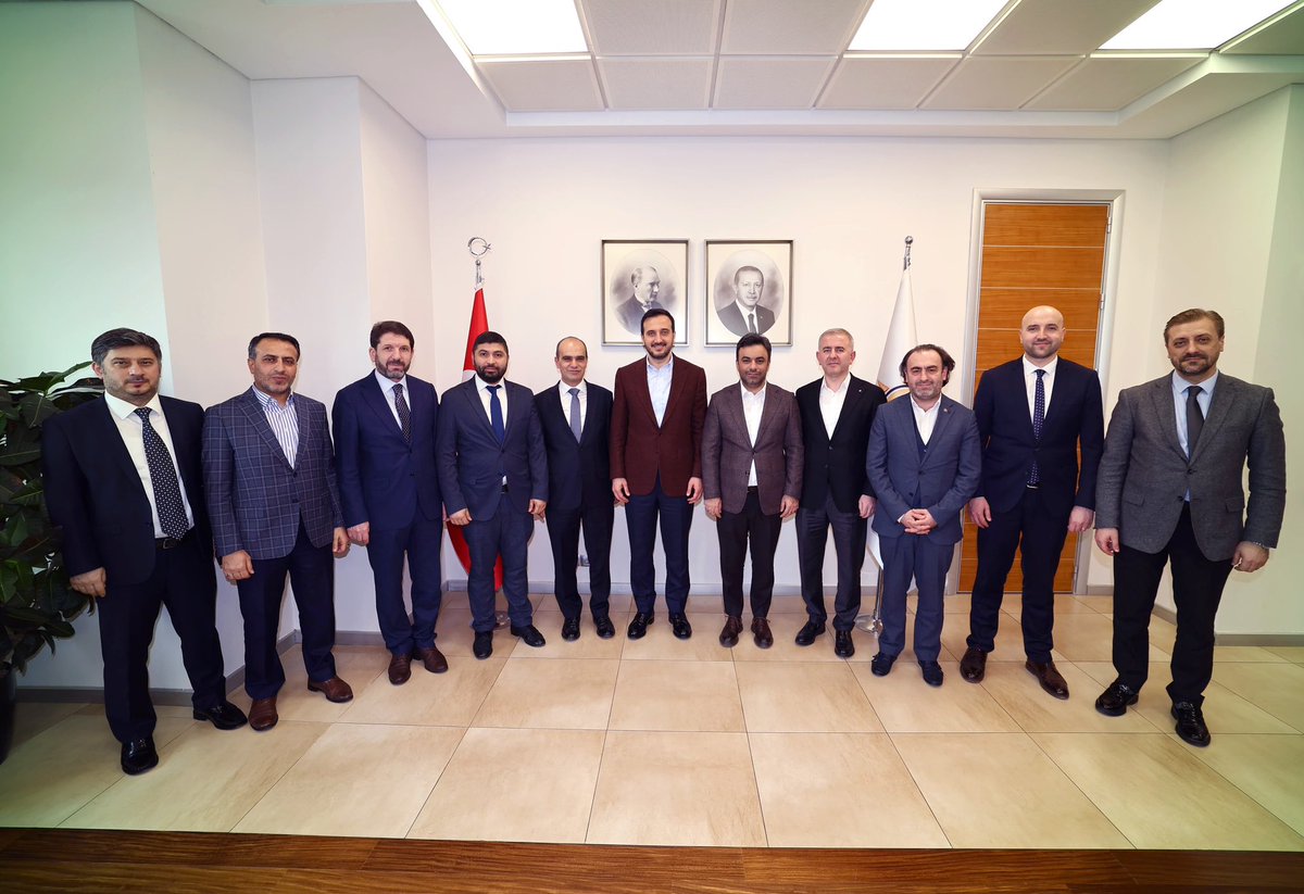 Bağcılar Belediye Başkanımız <a href="/yasinyildizbb/">Yasin Yıldız</a>, Bağcılar Kaymakamımız Abdullah Uçgun ve başkan yardımcılarımıza ziyaretleri için teşekkür ediyorum. Bende yeri her zaman çok güzel olan Bağcılarımıza hürmetlerimi ve selamlarımı iletiyorum.