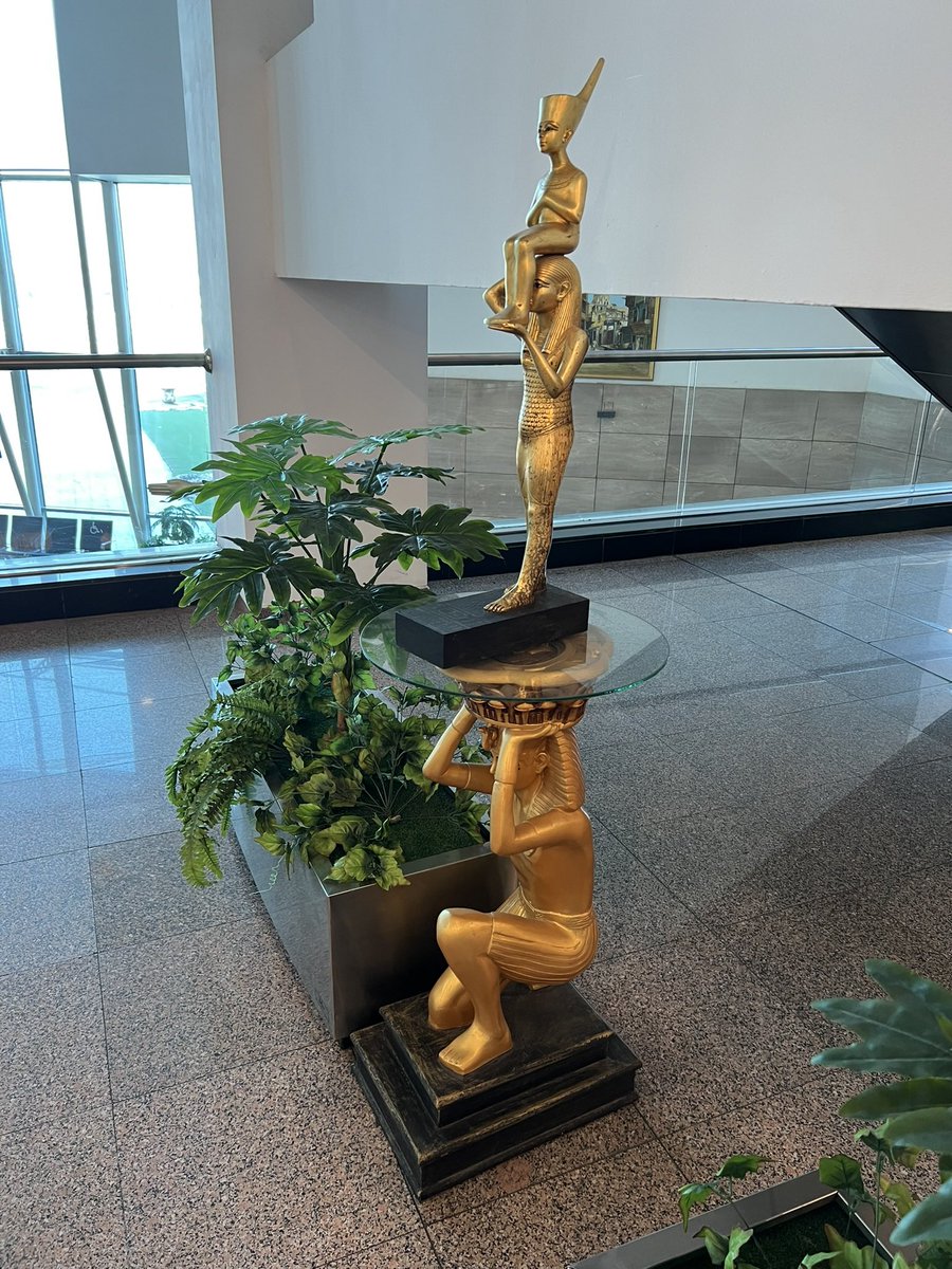 başımın üstünde yerin var tanrısı