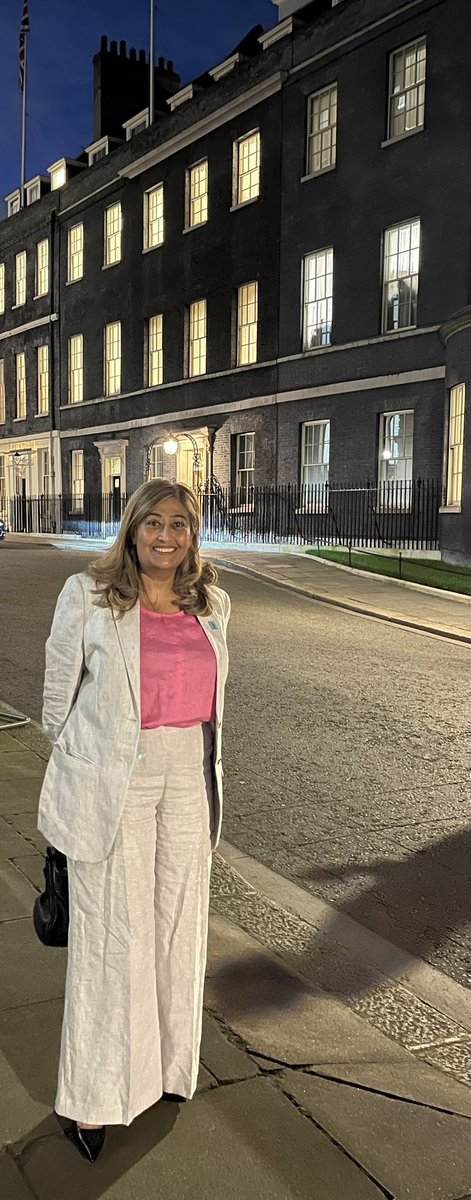 Professor Farah Bhatti OBE (@drfbe) on Twitter photo An amazing privilege meet the Prime Minister at a reception <a href="/10DowningStreet/">UK Prime Minister</a> to celebrate International Women’s Day - inspiring to meet so many trailblazers across all professions. Proud to fly the flag for <a href="/WomenSurgeonsUK/">Women in Surgery</a> An amazing privilege meet the Prime Minister at a reception <a href="/10DowningStreet/">UK Prime Minister</a> to celebrate International Women’s Day - inspiring to meet so many trailblazers across all professions. Proud to fly the flag for <a href="/WomenSurgeonsUK/">Women in Surgery</a>